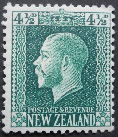 New Zealand 1915 GV Four and a HalfPence p14 x 14½ SG 423a mint