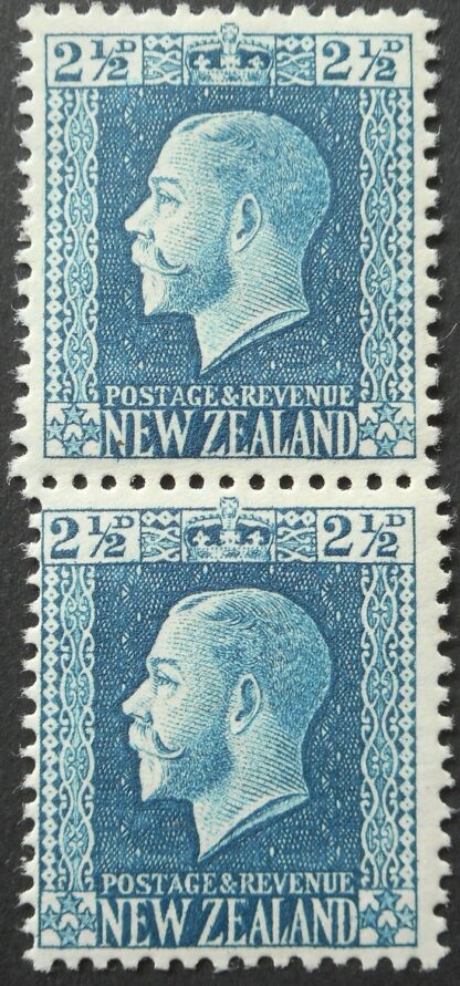 New Zealand 1915 GV Two and a Halfpence vertical pair SG 419b mint
